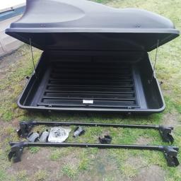 430 litre roof box with 4 keys and fittings. Very good condition no damage at all. Roof racks are boxed will all accessories.