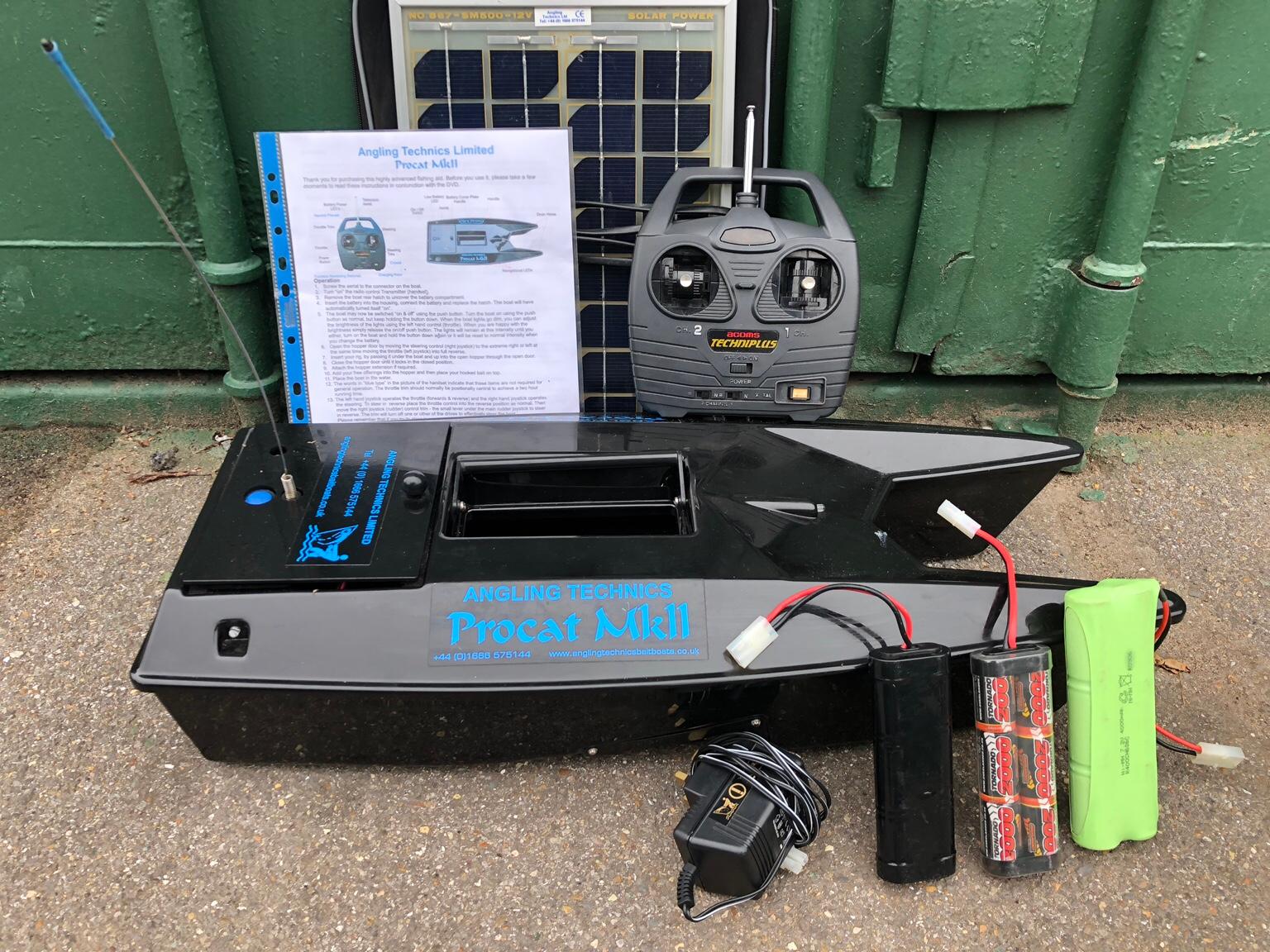 Angling Technics procat bait boat fishing in DA5 London for £300.00 for ...