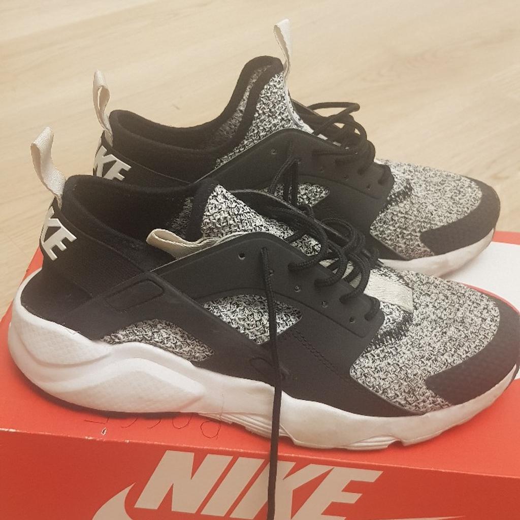 Huarache bianche e nere online