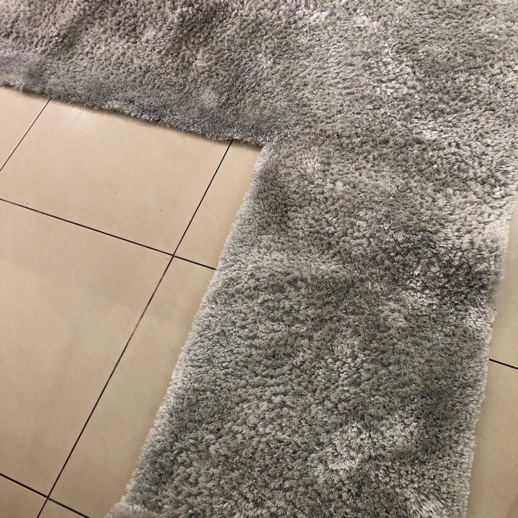 U shaped shaggy rug for double bed frames in B45 Birmingham for £35.00