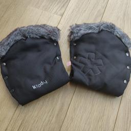 Excellent quality. Very soft and cosy. Universal fit so can be used on any pram handles / handlebar.