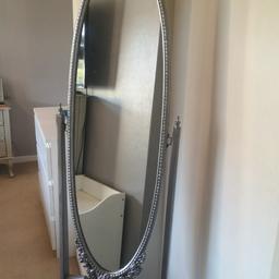 silver metalic vintage floor mirror
mirror also comes off stand
great condition