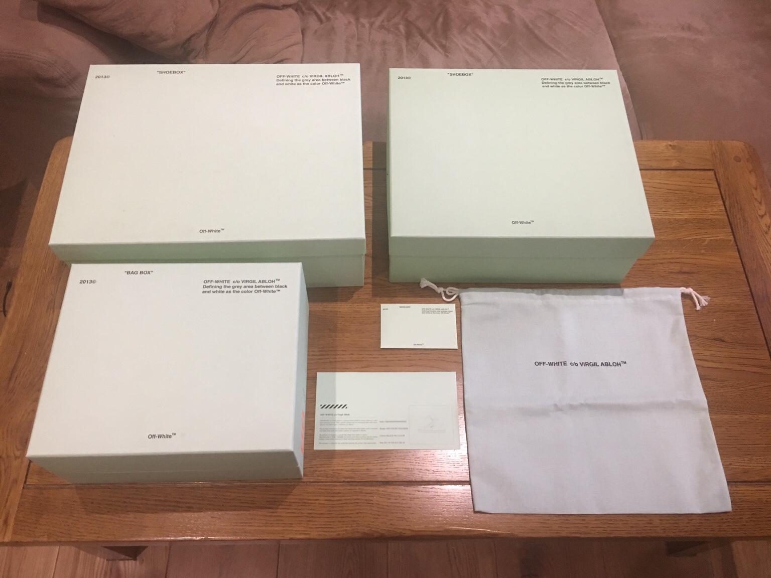 Off white shoe on sale box