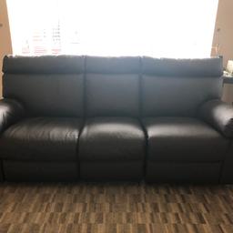 Leather recliner sofa in great condition.
Sofa has slight damage from opening the packaging when first purchased as shown on the pictures.
PICK UP ONLY. Oldham area. OL8 2SL
No time wasters please.
£60 ONO
