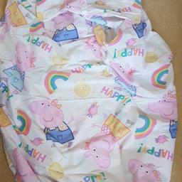 Peppa pig toddler duvet cover and pillow case
excellent condition 
from smoke free pet free home 
Collection only