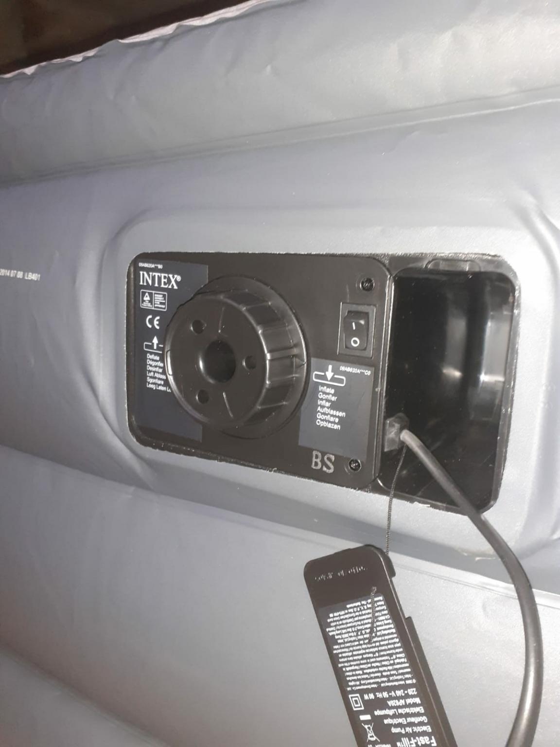 INTEX Deluxe Air Bed AP620A in HD6 Calderdale for £25.00 for sale | Shpock
