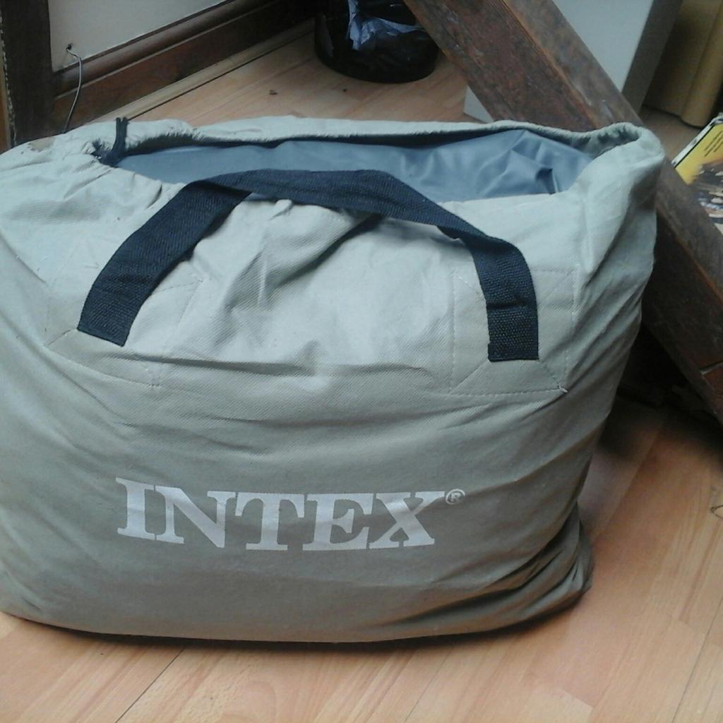 INTEX Deluxe Air Bed AP620A in HD6 Calderdale for £25.00 for sale | Shpock