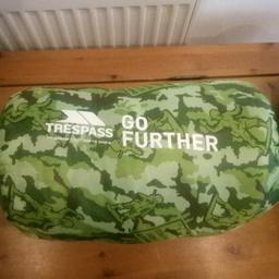boys sleeping bag from trespass. only used for school camping trip on 3 occasions