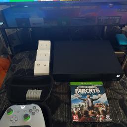 perfect condition can be seen working. also comes with a docking station and far cry 5 deluxe edition