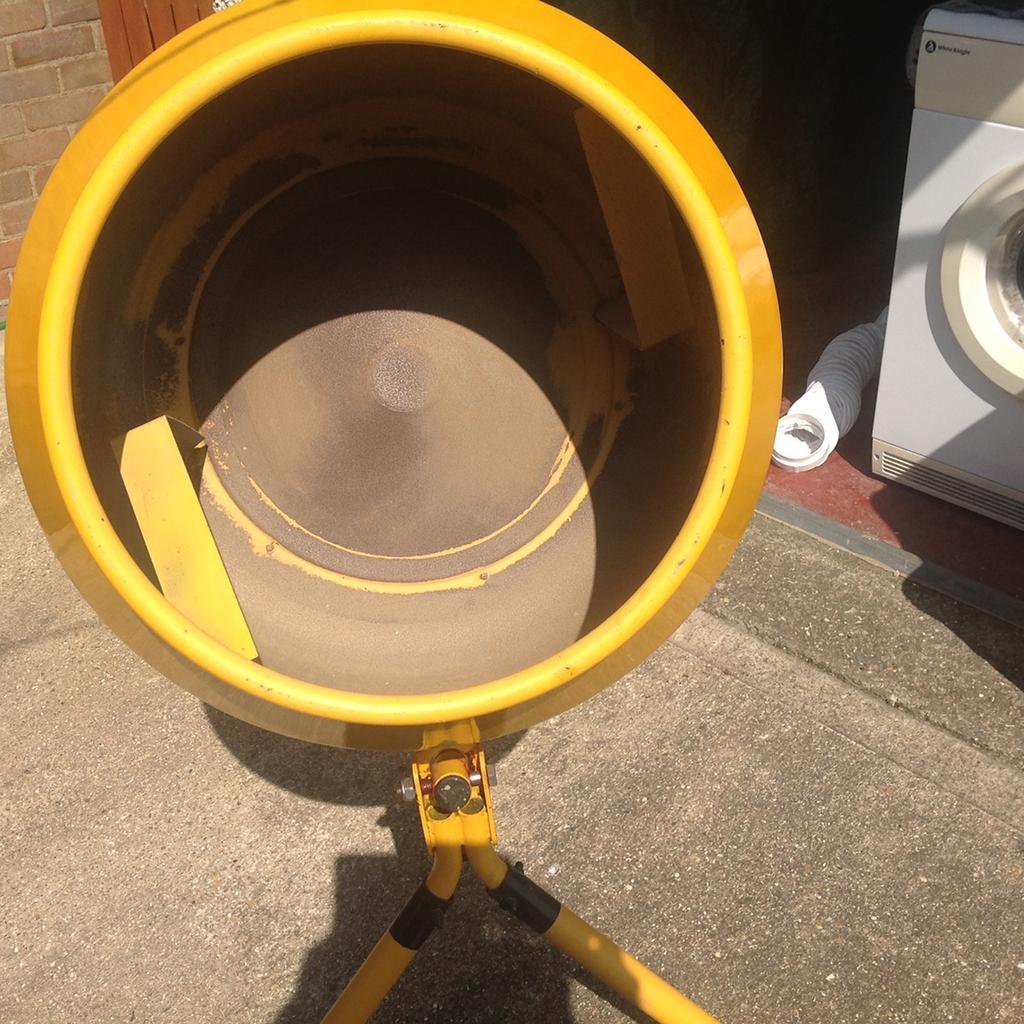 Bell cement mixer in HU18 Hornsea for £165.00 for sale Shpock