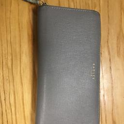 Large purse grey leather light green inside. 

Some scuffs on the edges and on the zip tassel.
Please see pictures