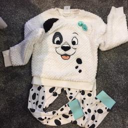Disney Store 101 Dalmatians Pyjamas.

Girls size 5-6. Only worn a couple of times. From a smoke free home.

Collection from Stanford-Le-Hope or can post for additional postage charge.