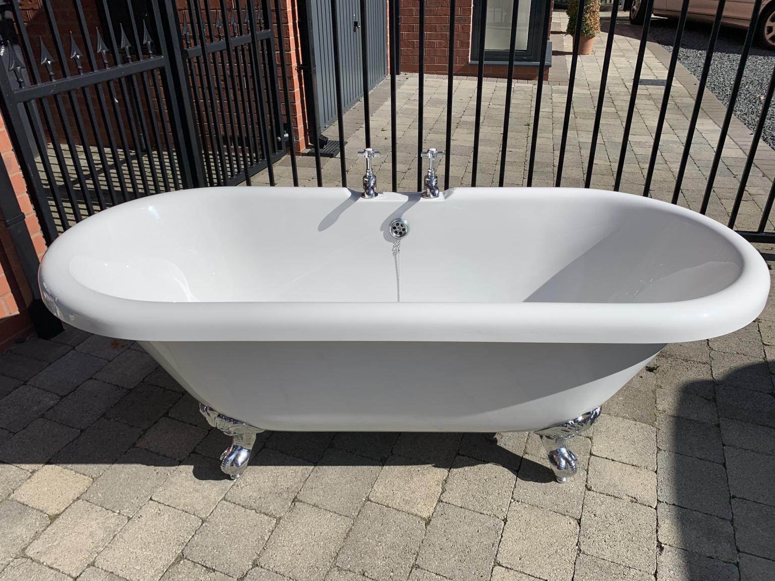 Freestanding roll top bath (Ex Display) in B80 Redditch for £320.00 for sale Shpock
