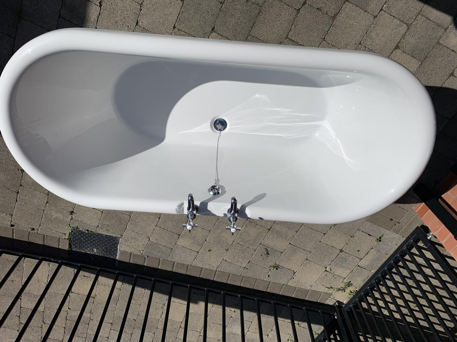 Freestanding roll top bath (Ex Display) in B80 Redditch for £320.00 for sale Shpock