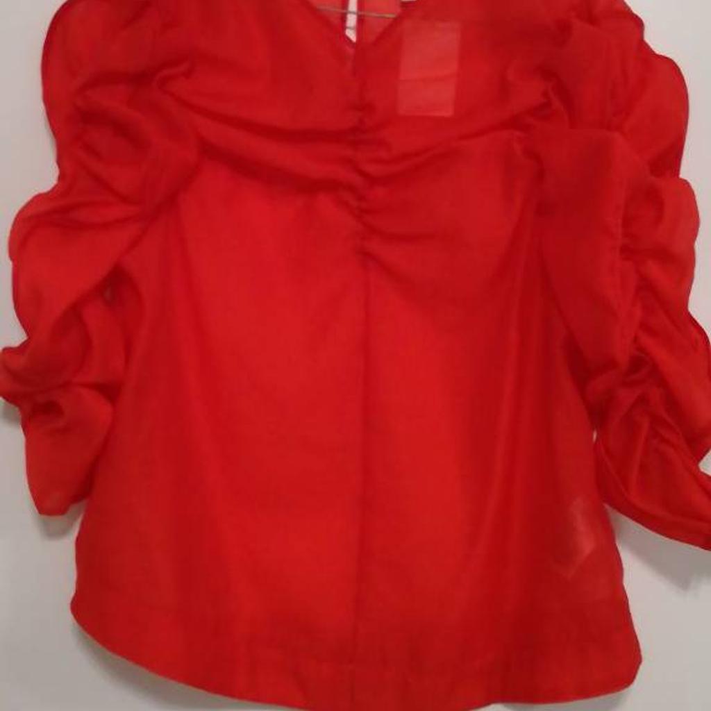 Gr. M
Farbe in Rot
Von “ H&M“
Hinten mit Knopf
100% Polyester
Mit Etikett
Sieht Elegant aus
Versand möglich
NEU