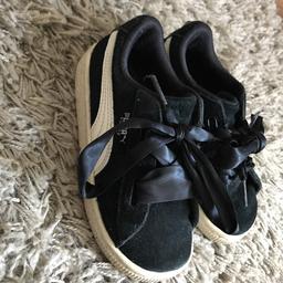 Hi this is black puma trainers size 9 
£5 open to offers 💜
Don’t forget to check out my other adds I’ve got a lot more stuff for sale and they’re all different sizes and prices so grab yourselves a bargain 😊💜


Sold as seen 

Any questions message me 😊