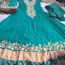 Beautiful party dress,medium, good condition.open offers
