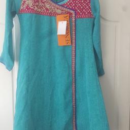BNWT
Size 24
with matching trouser and scarf