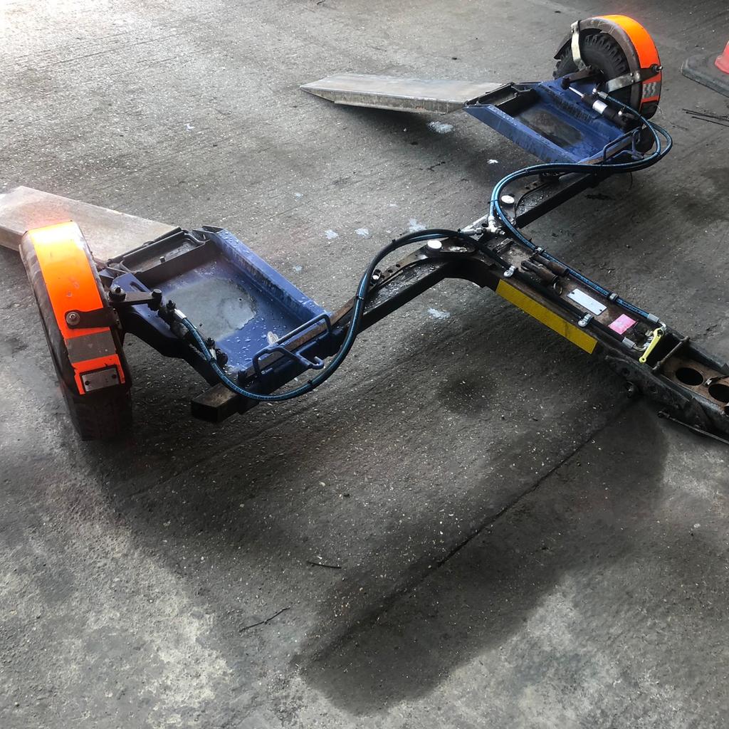 Professional tow dolly trailer folds & steer in DA1 Dartford für £ 1.