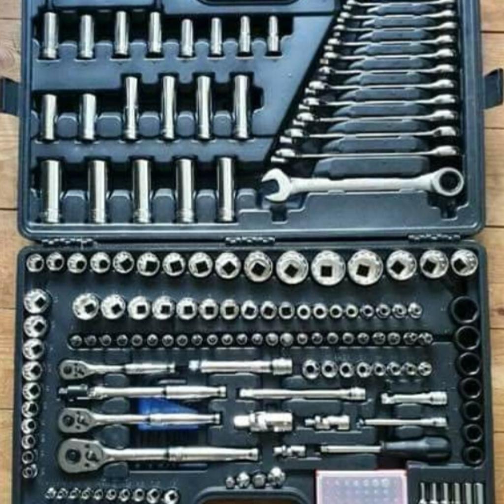 halfords 200pce toolkit with lifetime warrant in for £185.00 for sale