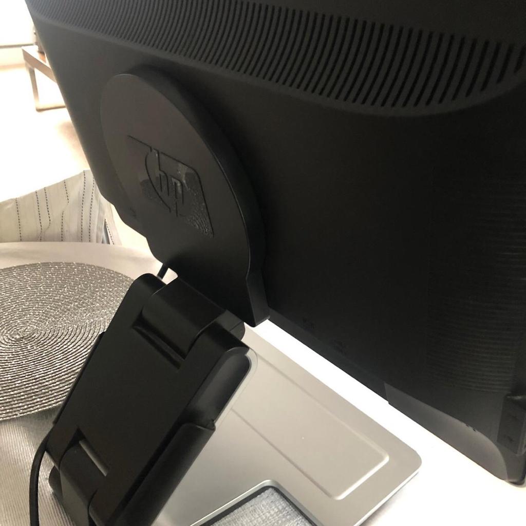 HP Pavilion w2228h Monitor for sale, VGC in LU1 Luton for £50.00 for