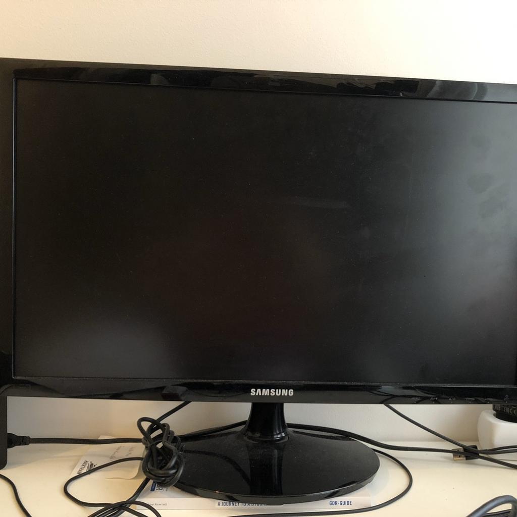 Samsung Monitor Bildschirm 22 Zoll wie neu in 10119 Pankow for €60.00 ...