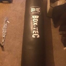 5' punch bag, chains and hanging bracket in excellent condition. Fairly heavy bag 

Collection only