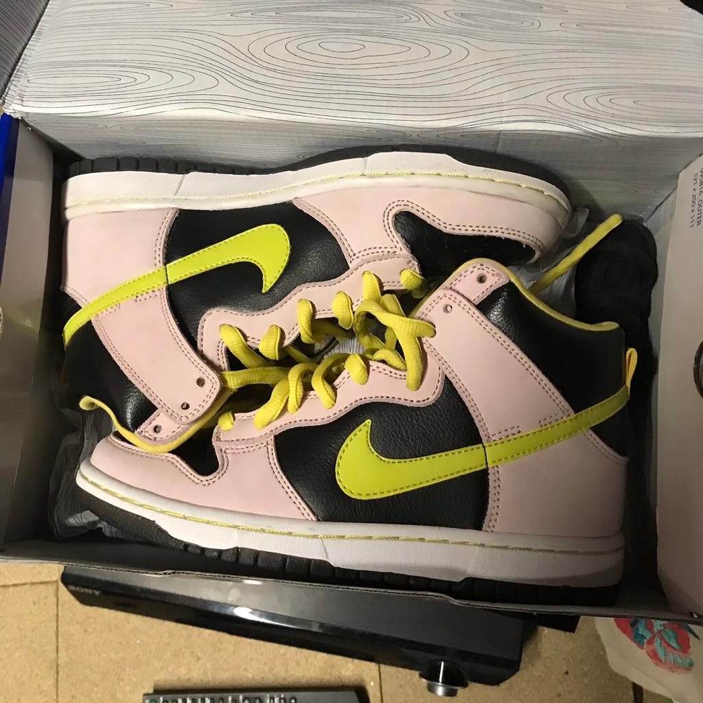 nike sb miss piggy