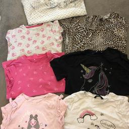 30+ items. Jumpers, t-shirts, cardigans, dresses, leggings, shorts, skirts.
(I have put pjs and a dressing gown in the bag too)