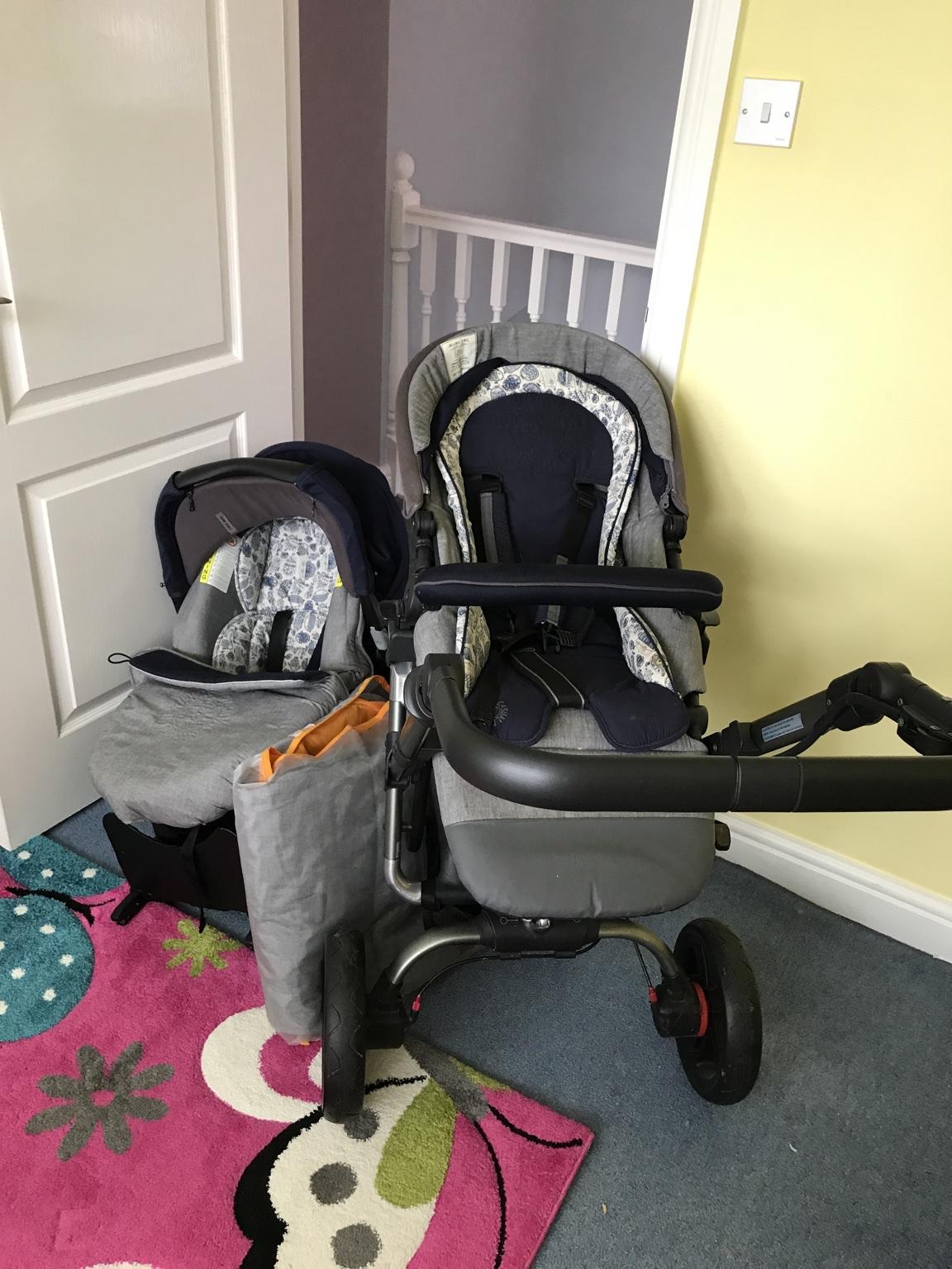 Jane Trider + Matrix Light 2 Travel System in S70 Barugh Green für 300