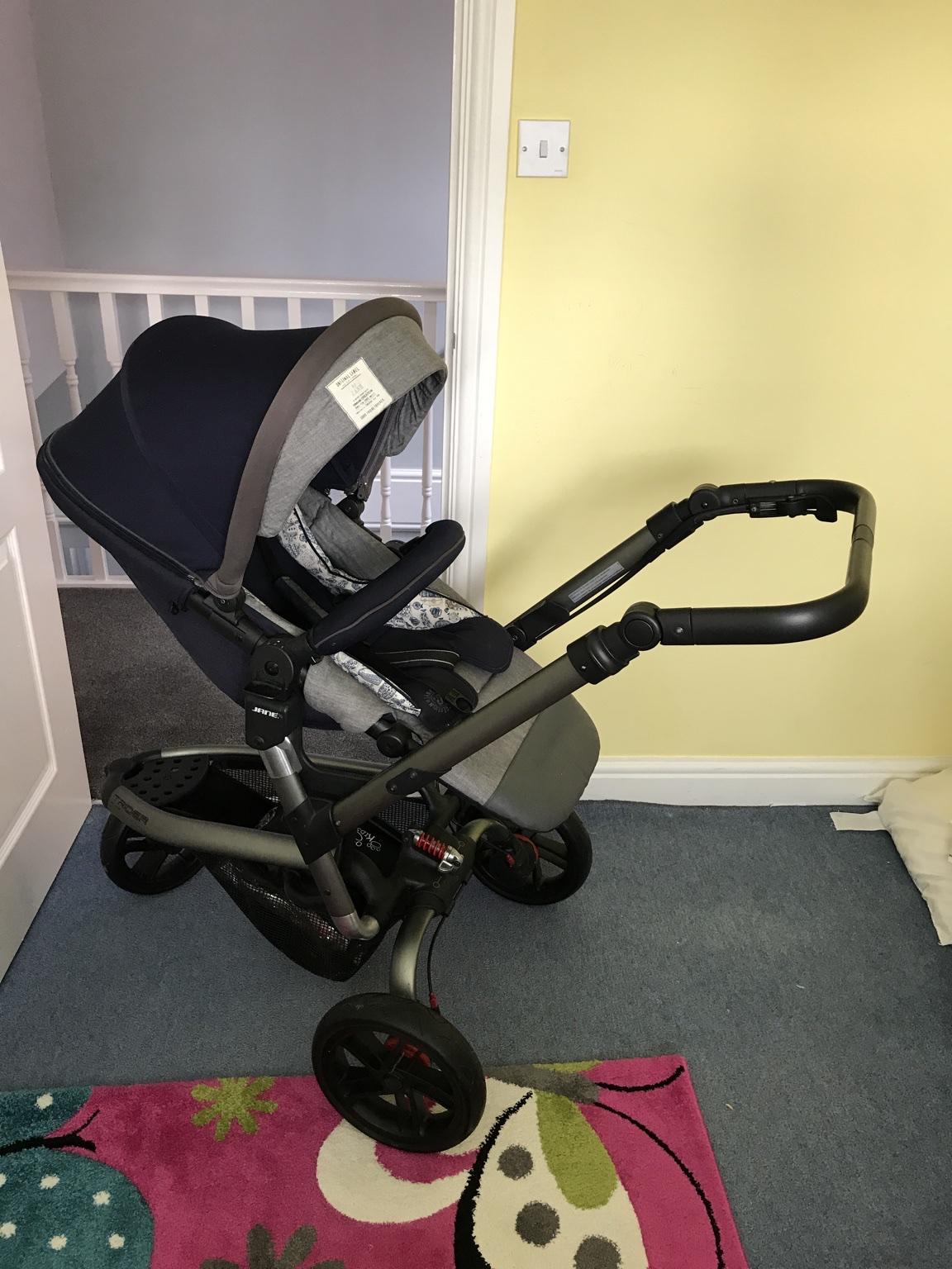 Jane Trider + Matrix Light 2 Travel System in S70 Barugh Green für 300