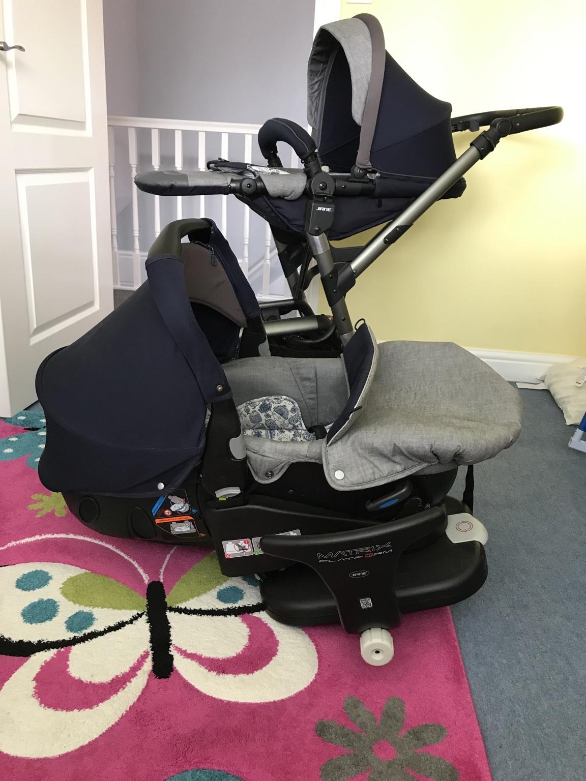 Jane Trider + Matrix Light 2 Travel System in S70 Barugh Green für 300