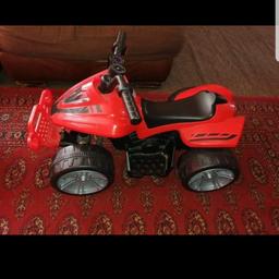 Comes with charger works perfect
ag 18 months to 3 years old
pick up only 