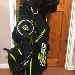 H2NO Sun Mountain golf bag
good condition 
very practical 
has stands and cover