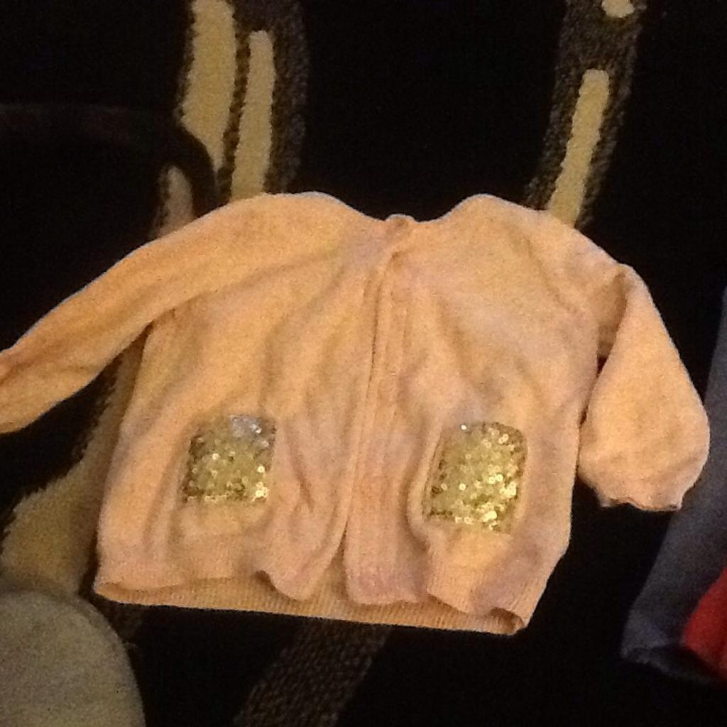 H&m baby's nice cardigan size 3-6 months