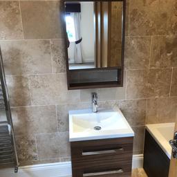 Dark oak effect, basin and vanity unity including tap with matching mirror
good condition.
Only a year old
Selling due to re decorating of the bathroom
Collection only from Billingham
A clean, smoke free home.
