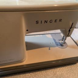 Electric singer sewing machine with case and foot pedal