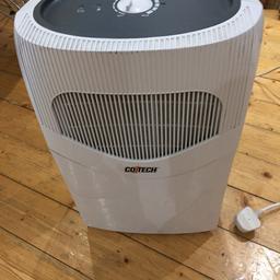 Dehumidifier with 3l capacity. Perfect for household use, excellent condition.