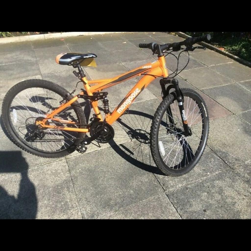 Mongoose ledge discount 2.2 mountain bike