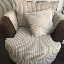Swivel armchair In perfect condition! Can come with cushions if wanted. No marks or stains. From a smoke and pet free home. Collection Watford, WD18.

Also have the matching 3 seater sofa for a extra £70. 

Swivel chair -
L: 97cm
D:98cm
H:65cm
