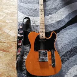 E-Gitarre Fender
Mit Gebrauchtspuren, Seiten müssen neu aufgezogen werden.