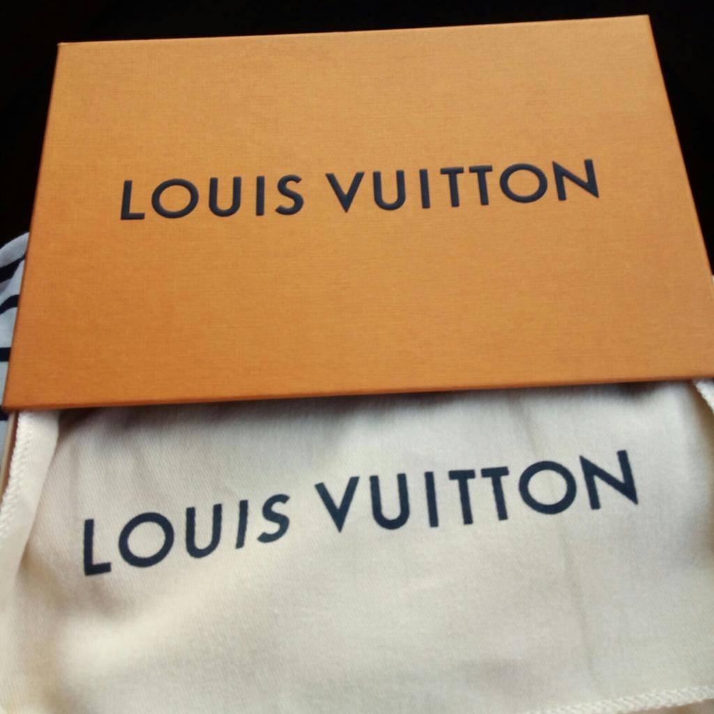 Portafoglio donna Louis Vuitton in 20138 Milano for €240.00 for sale