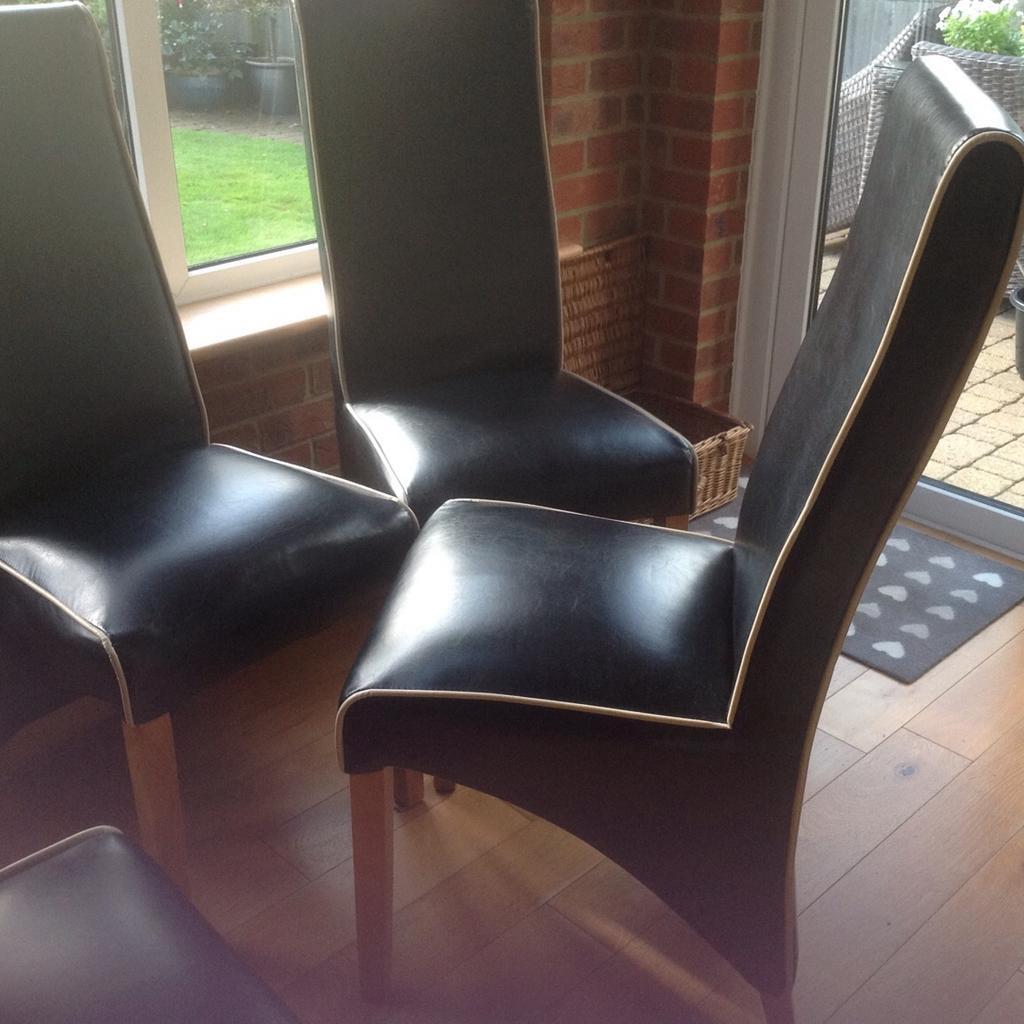 FIVE DINING CHAIRS in CT21 Hythe für £ 50,00 zum Verkauf Shpock AT