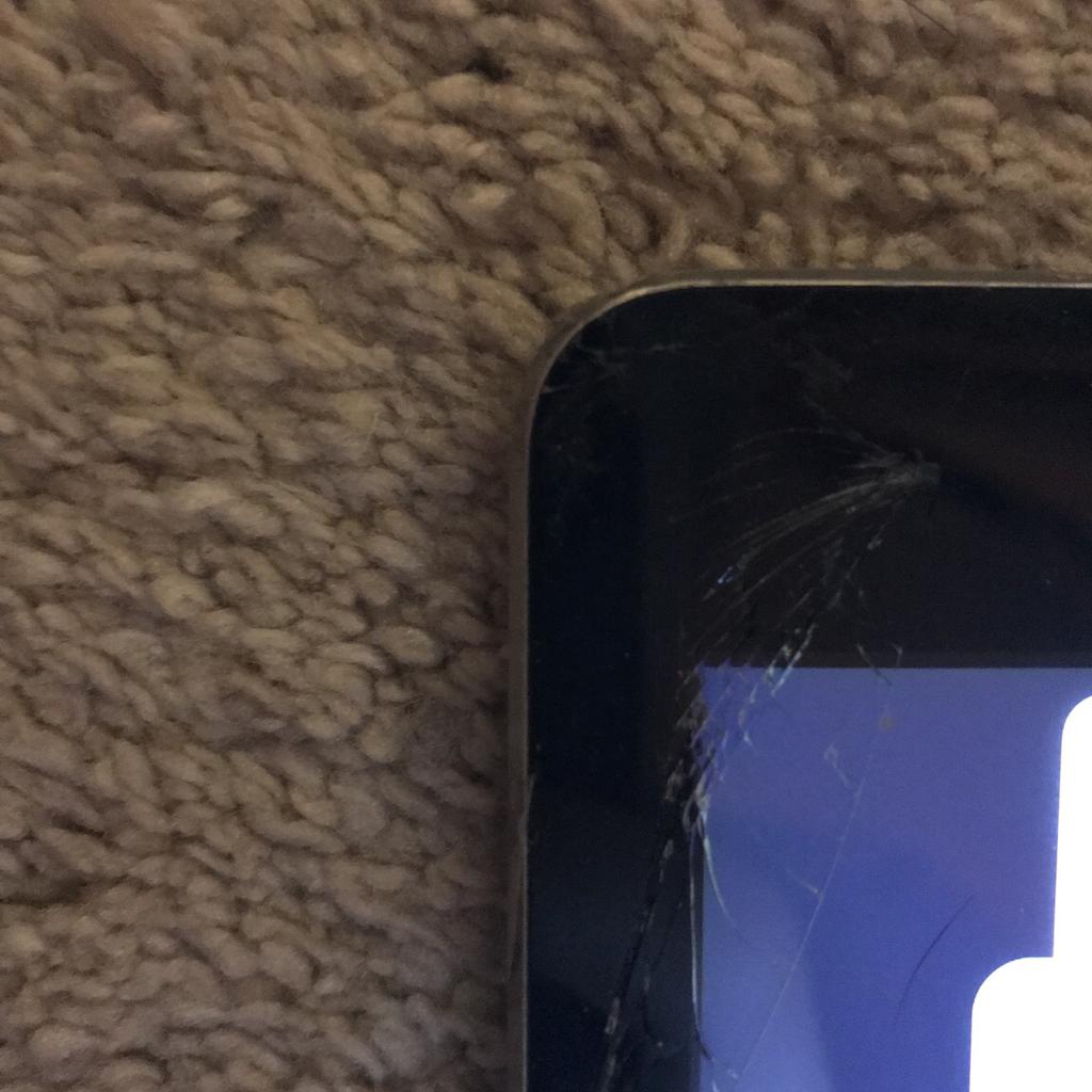 Very good condition
Crack in tip left but not on the screen
Open to offers
Or trade for apple watch