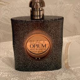 Yves saint laurent beauty Black opium nuit Blanche 90ml
Nuovo mai nebulizzato con scatola 
Vendo a 70€