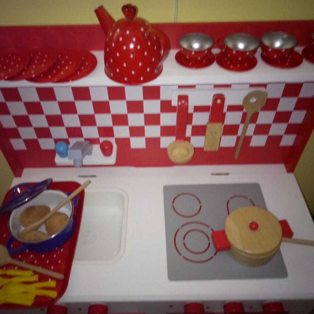  Foto zu Spielküche aus Holz mit Zubehör in 7100 Gemeinde Neusiedl am See for € 