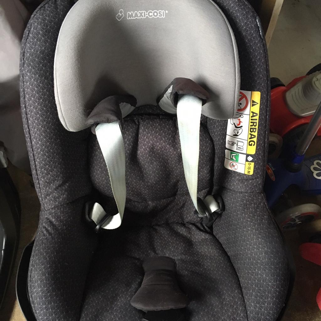 Maxi Cosi 2 way Pearl & 2 way iso Fix base in BR4 London for £30.00 for ...