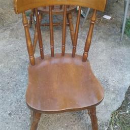 vendo n.5 sedie ottimo legno 
prezzo per pezzo singolo
sconto se prese in blocco