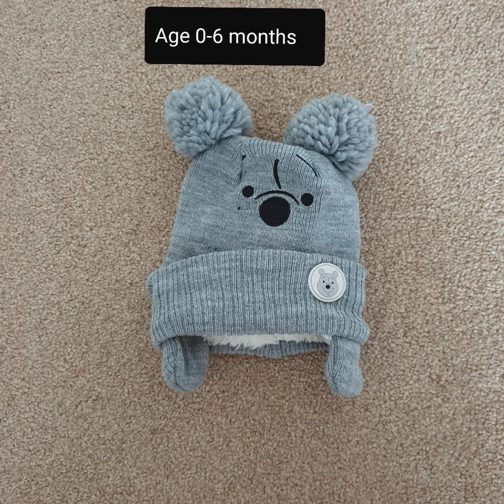 winter baby hat, with furry linning.

age 0-6 months