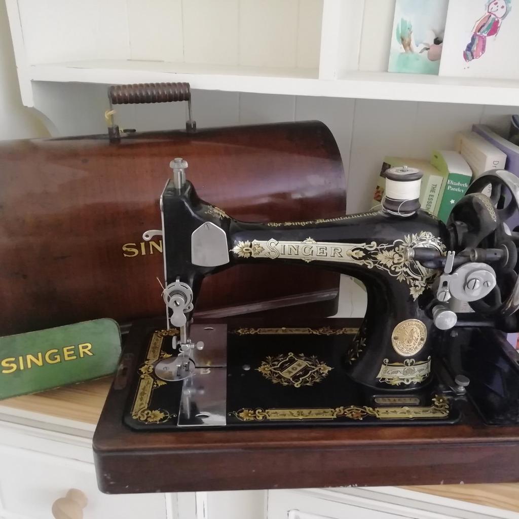 1937 Singer sewing machine in Stafford for £50.00 for sale Shpock